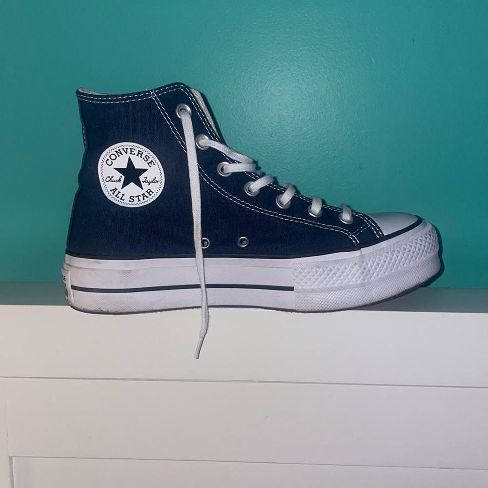 women’s Navy platform converse size 8